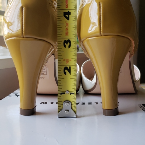 NIB - Brand new Mustard & Bone Godiva pump - Picture 10 of 11